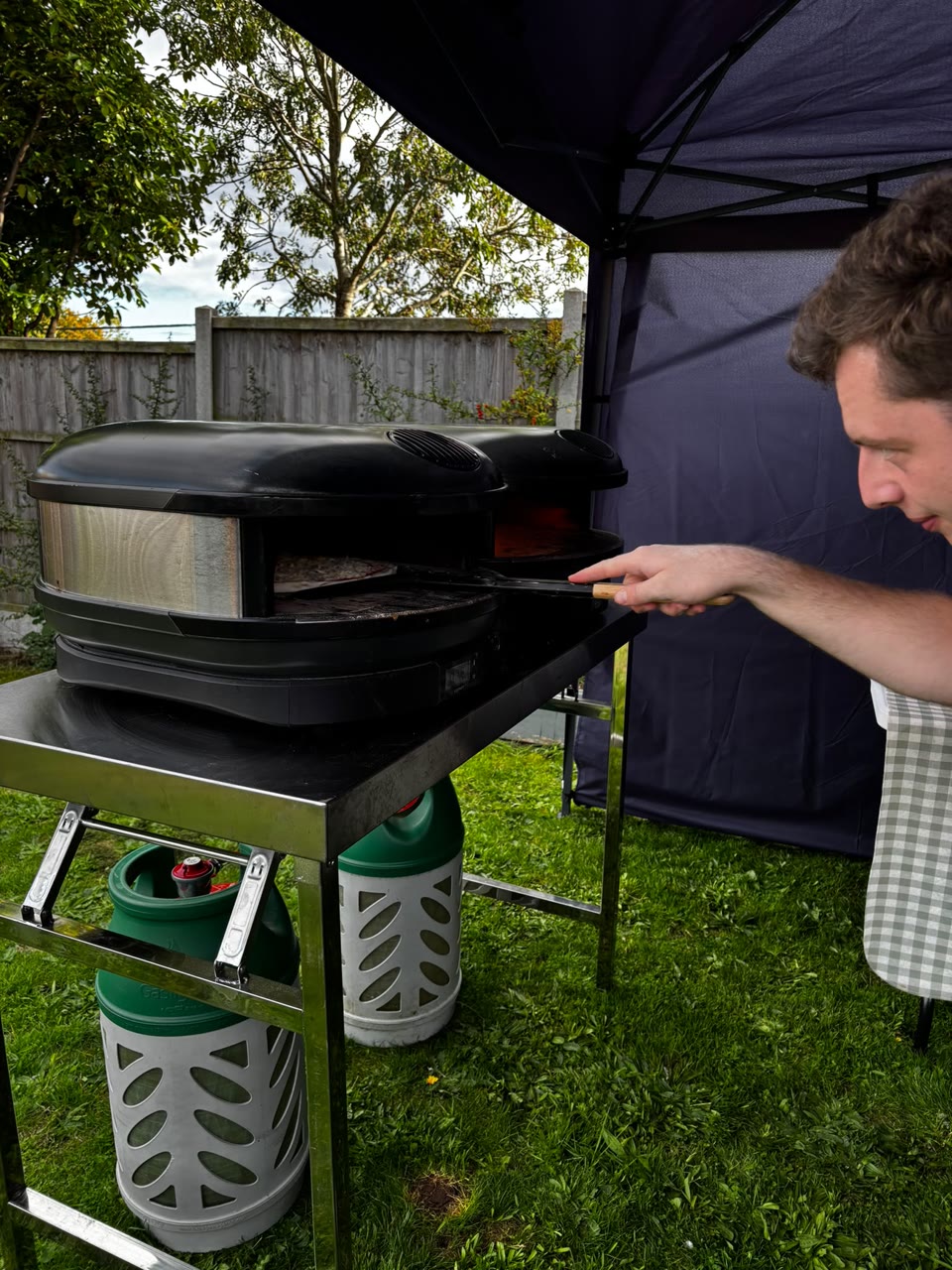 Xanders pizza oven in action