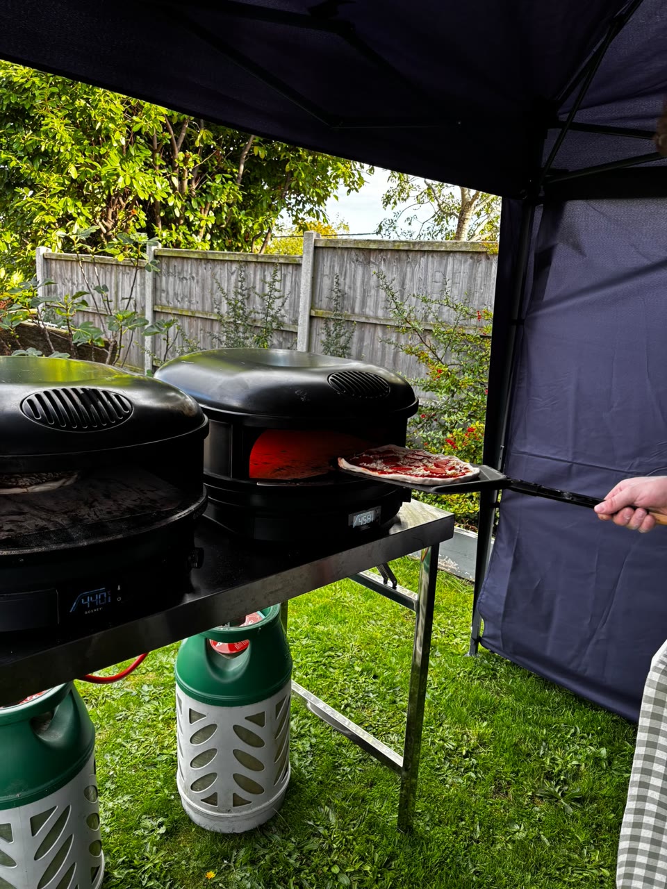 Xanders pizza oven in action