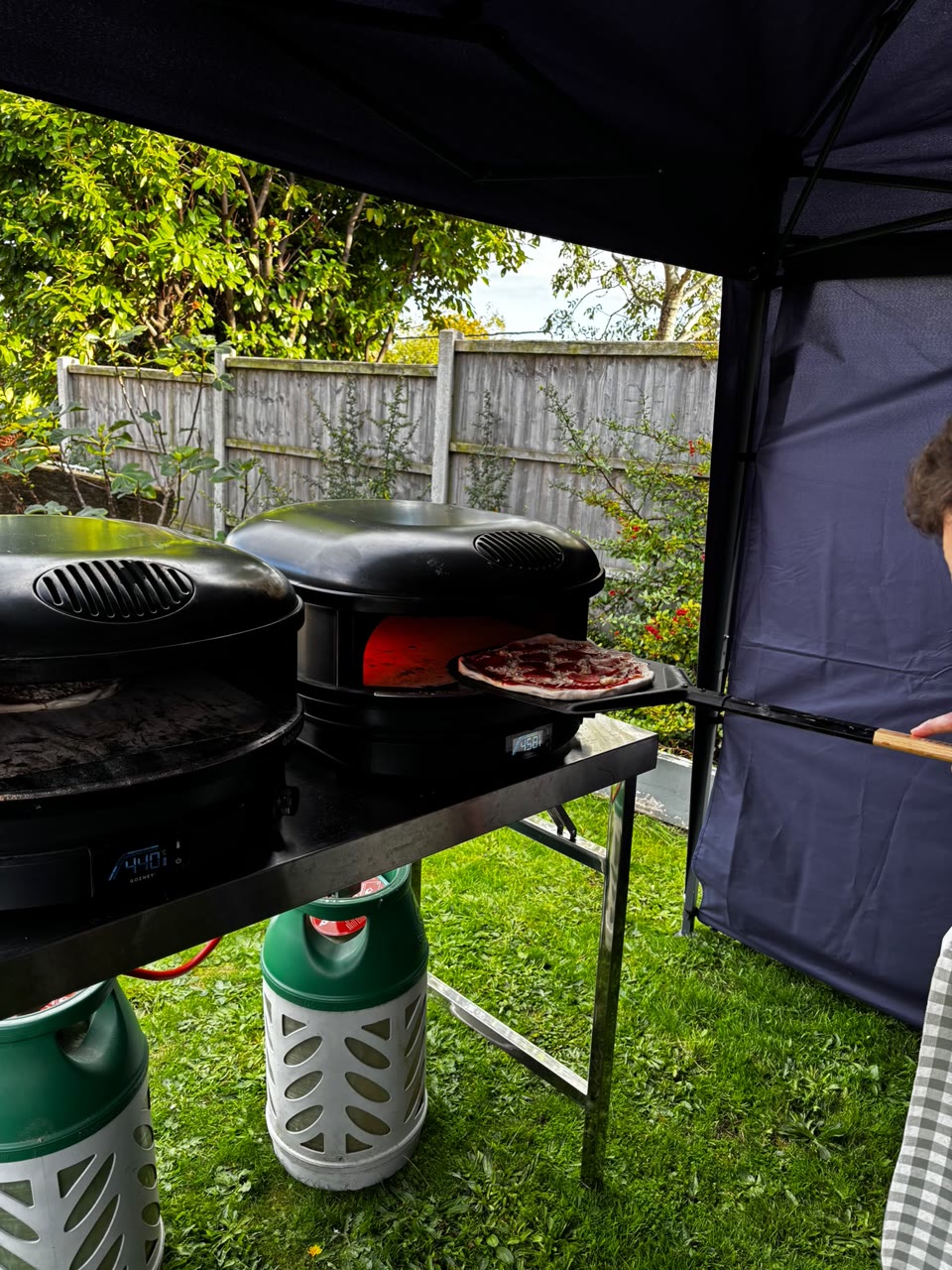 Xanders pizza oven in action