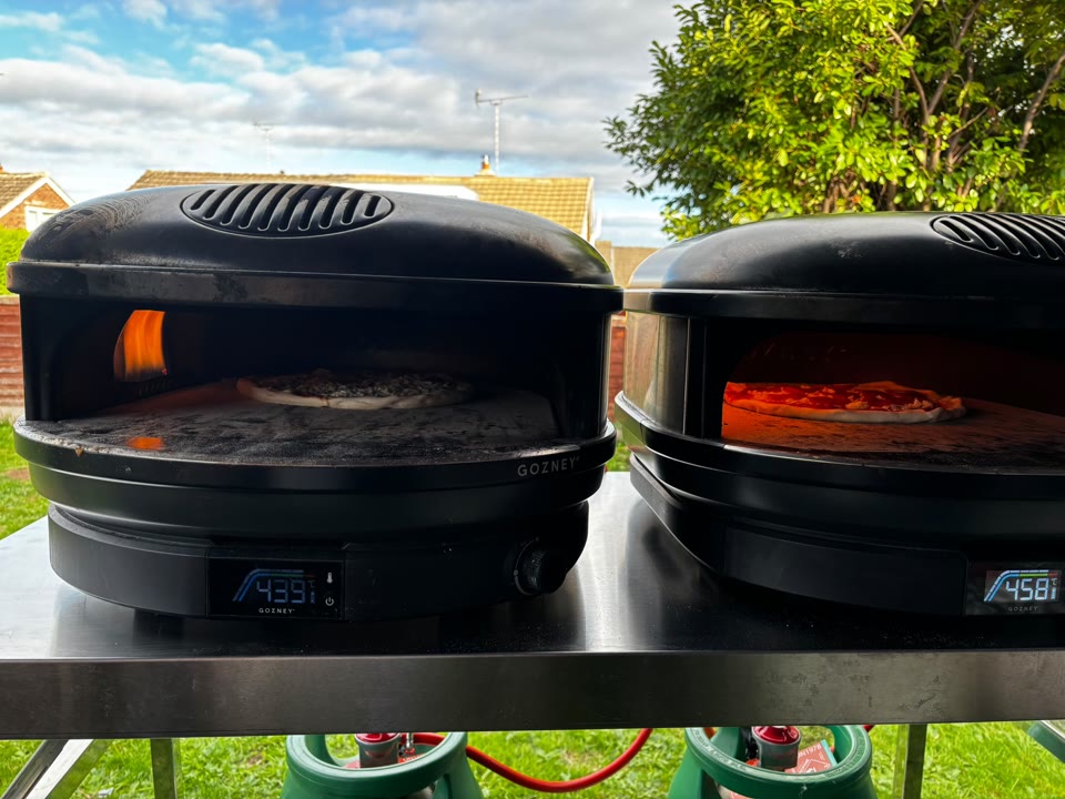 Xanders pizza oven in action