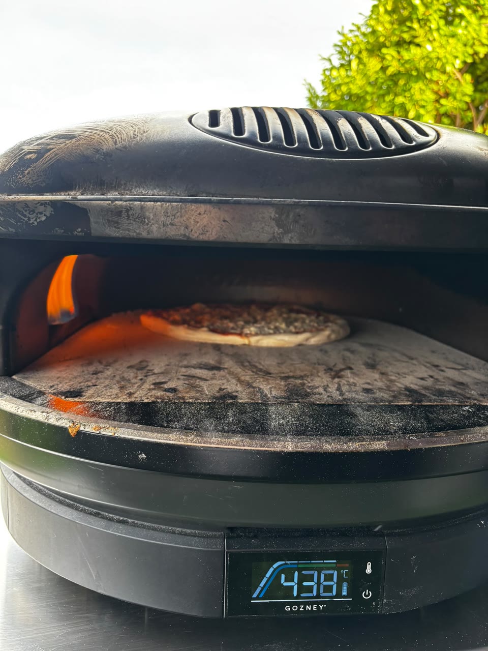 Xanders pizza oven in action